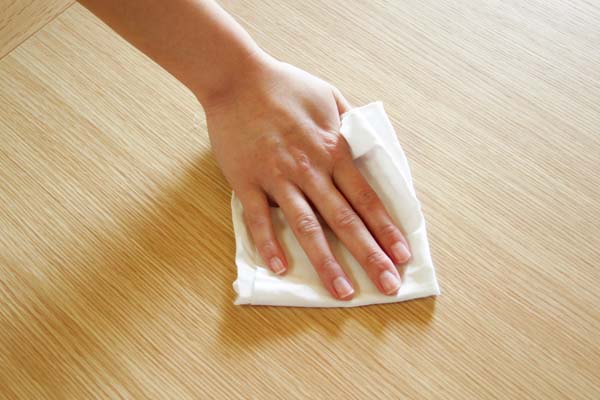 表面の研磨・ワックス仕上げ
